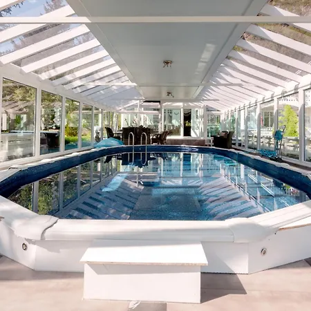 Βίλα Secluded House In Lofoten-summer Open Swimming Pool!